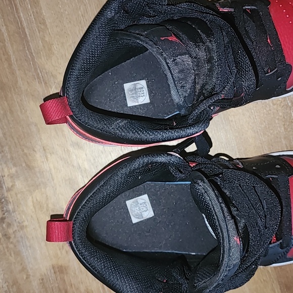 Nike Air Jordan 1 Mid PS Banned Bred 640734-074 Shoes Size Youth - Picture 11 of 12